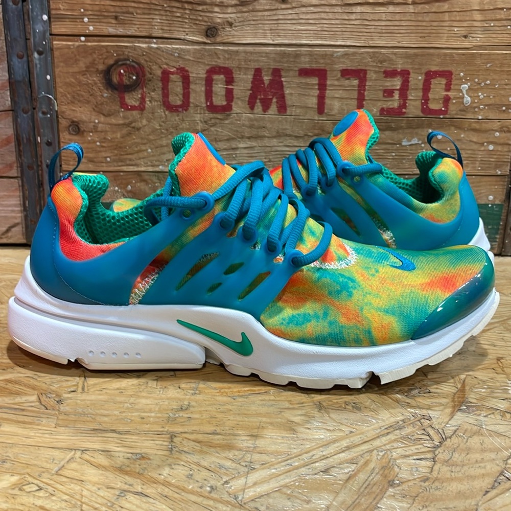 Brand new unworn in box Nike Prestos. Style# CT3550-200